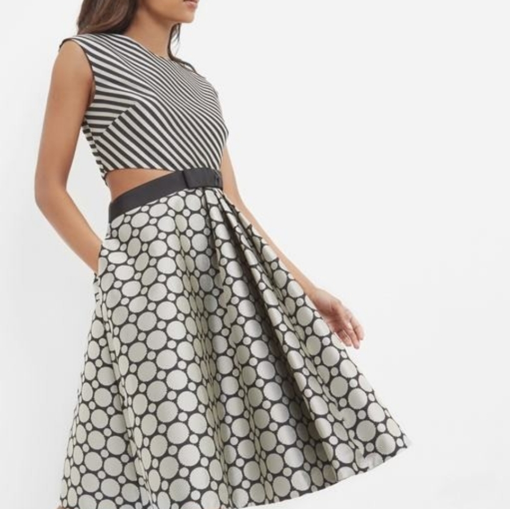 🍒NWT🍒 TED BAKER CUT OUT COCKTAIL DRESS - Picture 2 of 8
